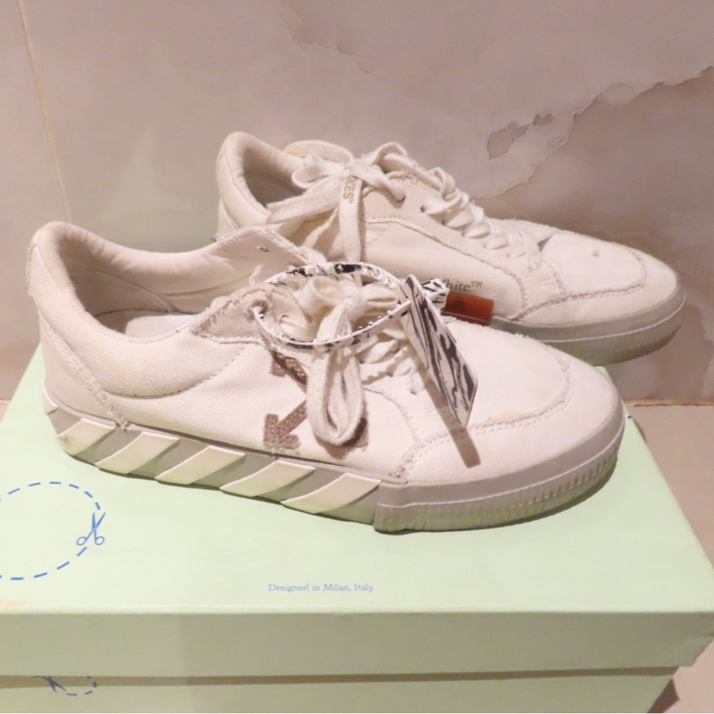 Off-White Low Volcanized Sneakers Size 38